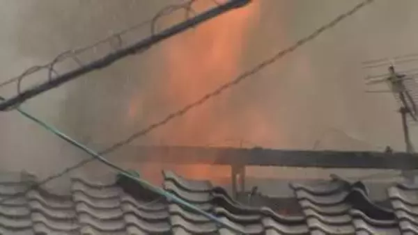 「仏壇から火が出た」名古屋・中川区の住宅密集地で火事　４人を搬送