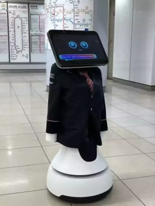 地下鉄栄駅で自走式「AI案内ロボット」の実証実験スタートへ　駅員の「現場の知恵」をAIに蓄積　他社路線を含む乗り換え案内や車いす利用者の識別も可能