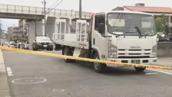 車との事故で小学校低学年ぐらいの女児が意識不明の重体　降車した女児の手がドアにかかったまま発進し転倒か　名古屋・名東区