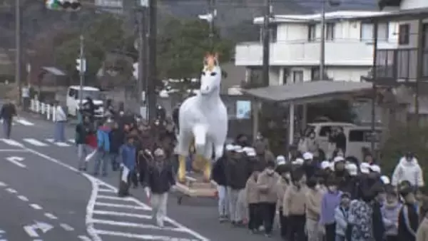 三重県津市の神社に〝ジャンボ干支〟