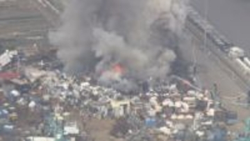 【速報】スクラップ置き場で火事　消火活動が続く（2日午後3時現在）