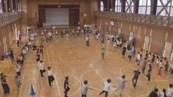 「世代間交流運動会」　高齢者と小学生が世代の枠を超え交流　三重・尾鷲市