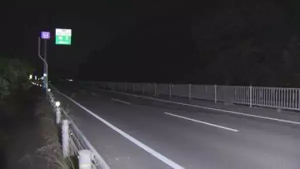 いなくなった飼い犬を探して…路上で発見し車外に出た大学生　後続車にはねられ意識不明　岐阜・関市