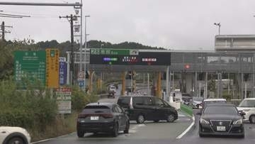中央道で車が横転　3～6歳の子ども含む8人搬送　20代の女性が死亡　岐阜・瑞浪市