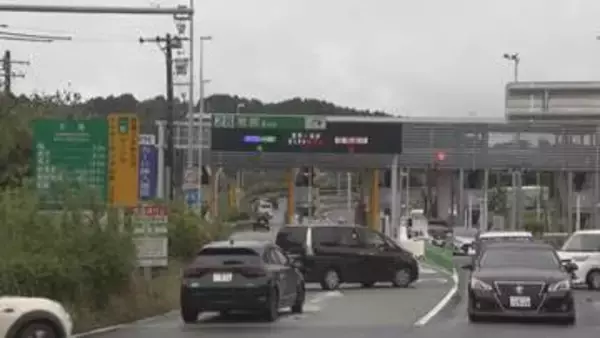 中央道で車が横転　3～6歳の子ども含む8人搬送　20代の女性が死亡　岐阜・瑞浪市