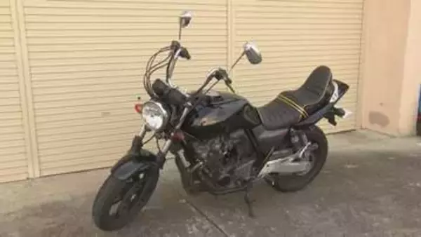 集団で信号を無視しバイクで暴走か　男２人逮捕　　愛知・瀬戸市の交差点