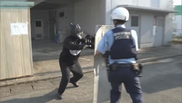 “住民が襲われた”想定 市街地でのクマ出没に対応する訓練 猟友会などと連携確認 　岐阜県警