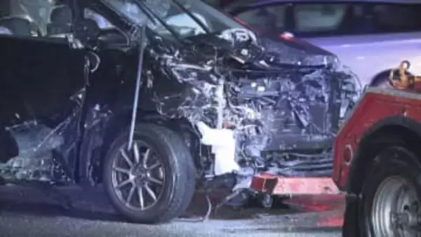 名古屋・西区　車が衝突する事故で１台が横転　女児含む３人がケガ