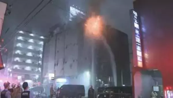 名古屋・中区の繁華街にある４階建てビルで火事