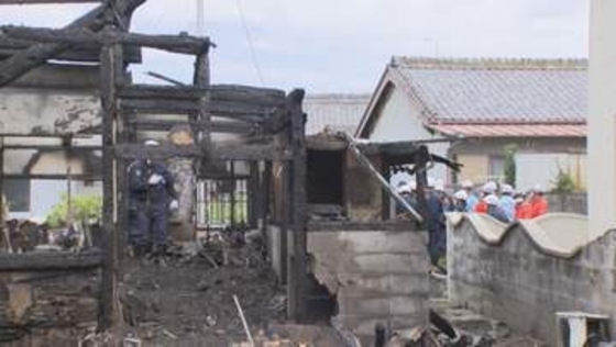 子どもとみられる4人死亡の火事　プロパンガスのボンベ破裂状態　三重・津市