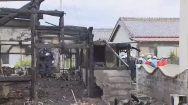 子どもとみられる4人死亡の火事　プロパンガスのボンベ破裂状態　三重・津市