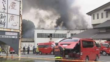 あられやおかきなどを製造する会社で火事　消火活動続く　愛知・知多市