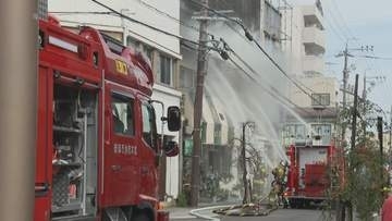 【速報】岐阜市で建物火災　消火活動続く　名鉄岐阜駅近く
