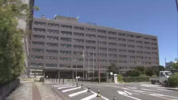 女子トイレに侵入し盗撮か 県職員の男(20)を逮捕 三重県