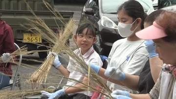 世界遺産・花の窟神社の「お綱掛け神事」　ご神体にかける大綱作り　三重・熊野市