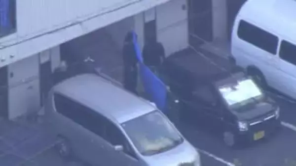 事件現場のアパートで容疑者を立ち会わせて現場検証　発生から26年…自費で家賃を払い続けて事件解決を信じた夫　名古屋・西区の主婦殺害