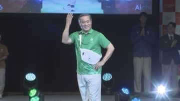 松平健さんがユニフォームをお披露目「いい交流生まれれば」2026年のアジア競技大会