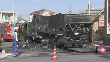 トラックとバイクが衝突し炎上　バイクの男性が死亡　愛知・半田市