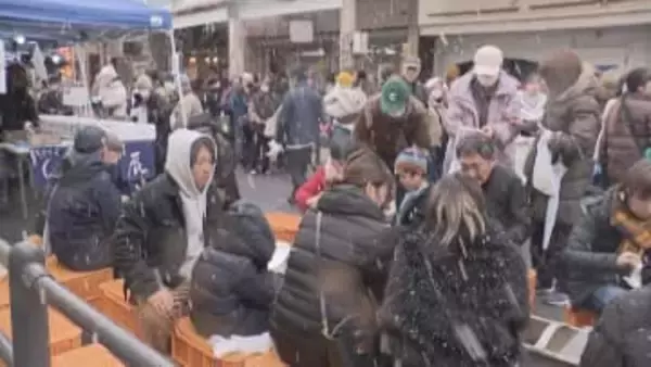 三重・熊野市　　　雪の中で　熊野きのもと「さんま祭り」