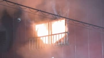3階建ての店舗兼住宅から出火　4人搬送され2人が意識不明の重体　名古屋・中村区
