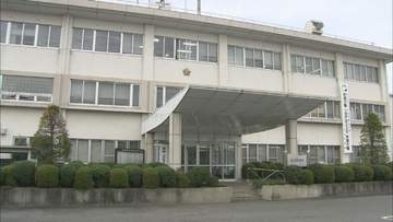 バイク転倒後に車と衝突か　19歳男性が意識不明の重体　岐阜・本巣市