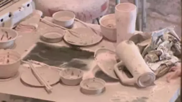 焼肉店のロースターから出火　客の男性と付近にいた女性が搬送　国際センター駅から南に約２００ｍ