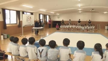 沖縄戦から80年　｢慰霊の日｣　書道家が子どもたちに戦争の怖さや平和の大切さを語る