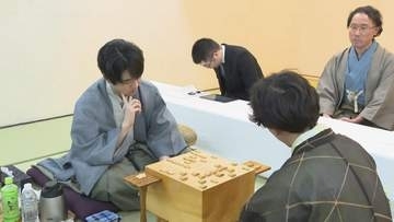 “2時間遅れ”異例対局　藤井六冠が敗北　王位戦 七番勝負　2勝2敗のタイに