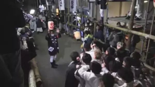 江戸時代から続く奇祭「尾鷲ヤーヤ祭り」　呼び物の「練り」始まる　三重・尾鷲市