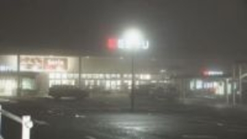 スーパー駐車場で女性はねられ重体　岐阜・可児市