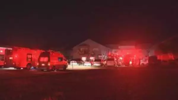 「パソコンから出火」共同住宅で火事　火元の部屋が全焼し２人けが　愛知・豊橋市