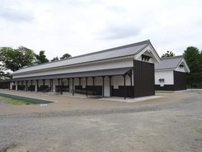名古屋城「西の丸御蔵城宝館」の外柱に落書き　鋭利なもので外柱を削って書かれたか