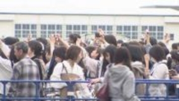 名古屋に全国から嵐ファン集まる ラストツアー前に 東京から「グッズ買いにきた」ファンも