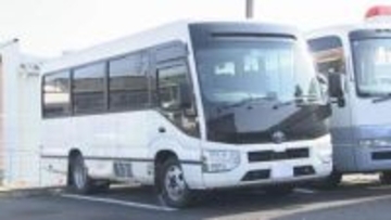 マイクロバスにはねられ男性死亡　岐阜・中津川市