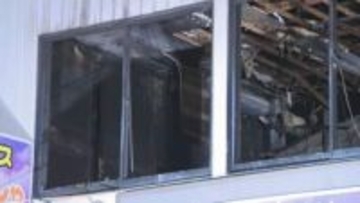 住人男性と連絡取れず　岐阜・御嵩町の2階建て建物で火事　約600平方メートル焼ける