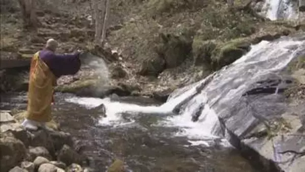 宇津江四十八滝で滝開き　神事で安全祈願　岐阜・高山市　県立自然公園