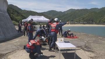 三重・熊野市で消防などが水難救助訓練　夏に向け海での事故に備え