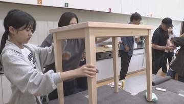 「尾鷲ヒノキ」を使った机づくり体験　「勉強机にします」