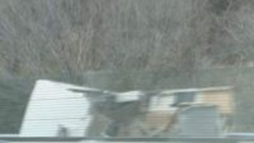 家族5人が乗ったキャンピングカーが高速道路で横転　子どもを含む3人搬送　避難後にトラック2台が衝突　中央自動車道　岐阜・瑞浪市