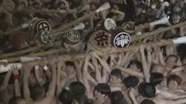 無形文化遺産　古川祭の｢起し太鼓｣　町が熱気に包まれる夜　岐阜・飛騨市