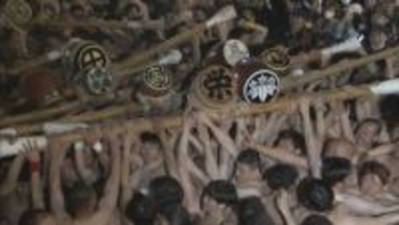 無形文化遺産　古川祭の｢起し太鼓｣　町が熱気に包まれる夜　岐阜・飛騨市