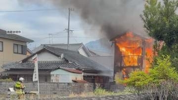 三重・亀山市の住宅で火事　焼け跡から2人の遺体が見つかる