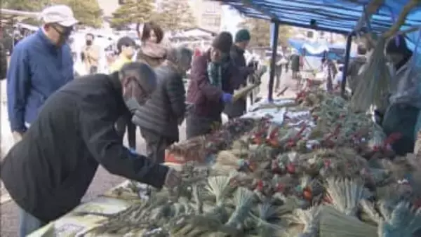 岐阜・高山市で年末恒例の「年の瀬市」