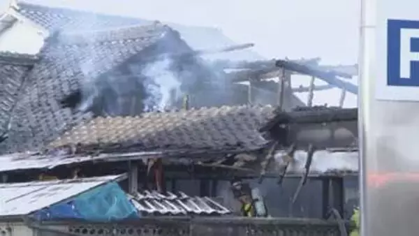 豊田市で住宅火災 女性１人心肺停止