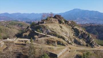 巨岩を生かした”天空の城”　国指定史跡の名城の築城500年祝う　岐阜・中津川市