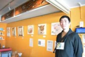 優しい色使い、多彩なモチーフの作品展示　八戸で松橋正髙個展　