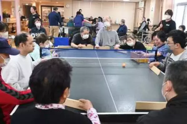 高齢者ら楽しんで交流　卓球バレー大会／久慈