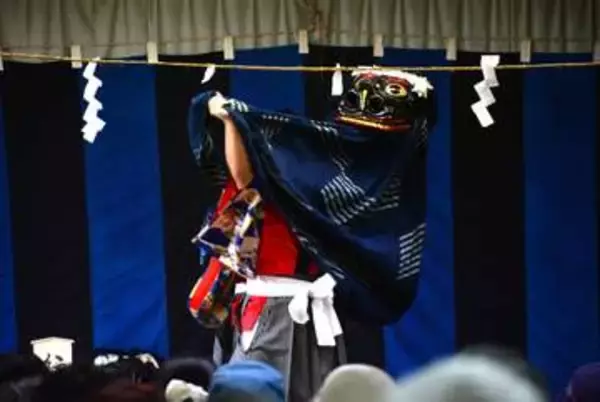 縁起良い権現舞に拍手喝采　八戸で鮫神楽発表会「千春祭」