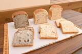 「「おいしさにもこだわり」一本堂八戸、健康志向の食パン3種販売」の画像1