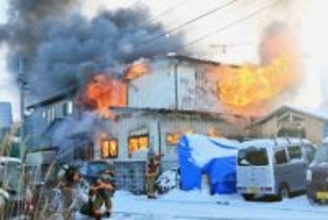 八戸・吹上で住宅全焼　男女2遺体見つかる、火元の親子か　